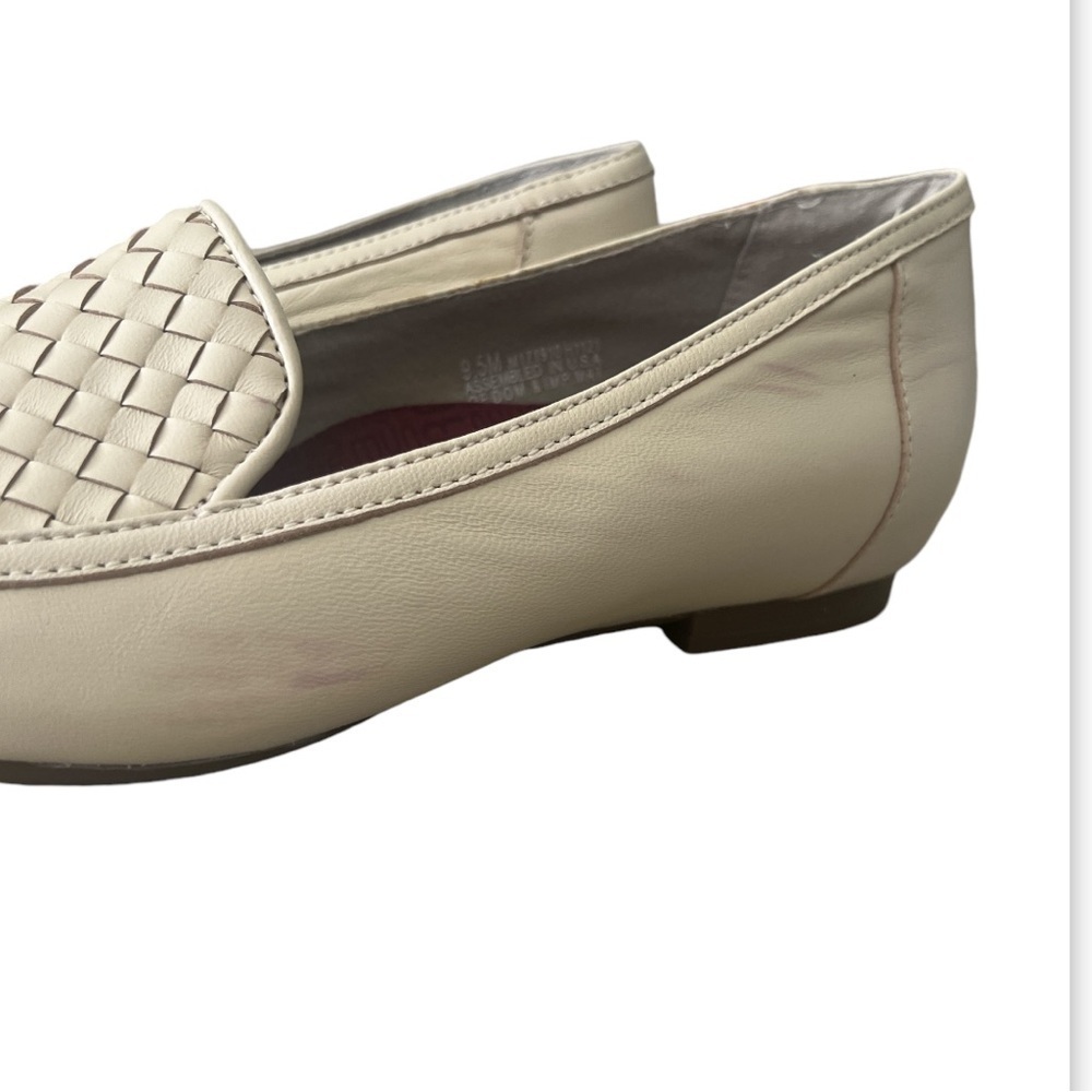 Munro Karter Loafer in Cream - Picture 6 of 7